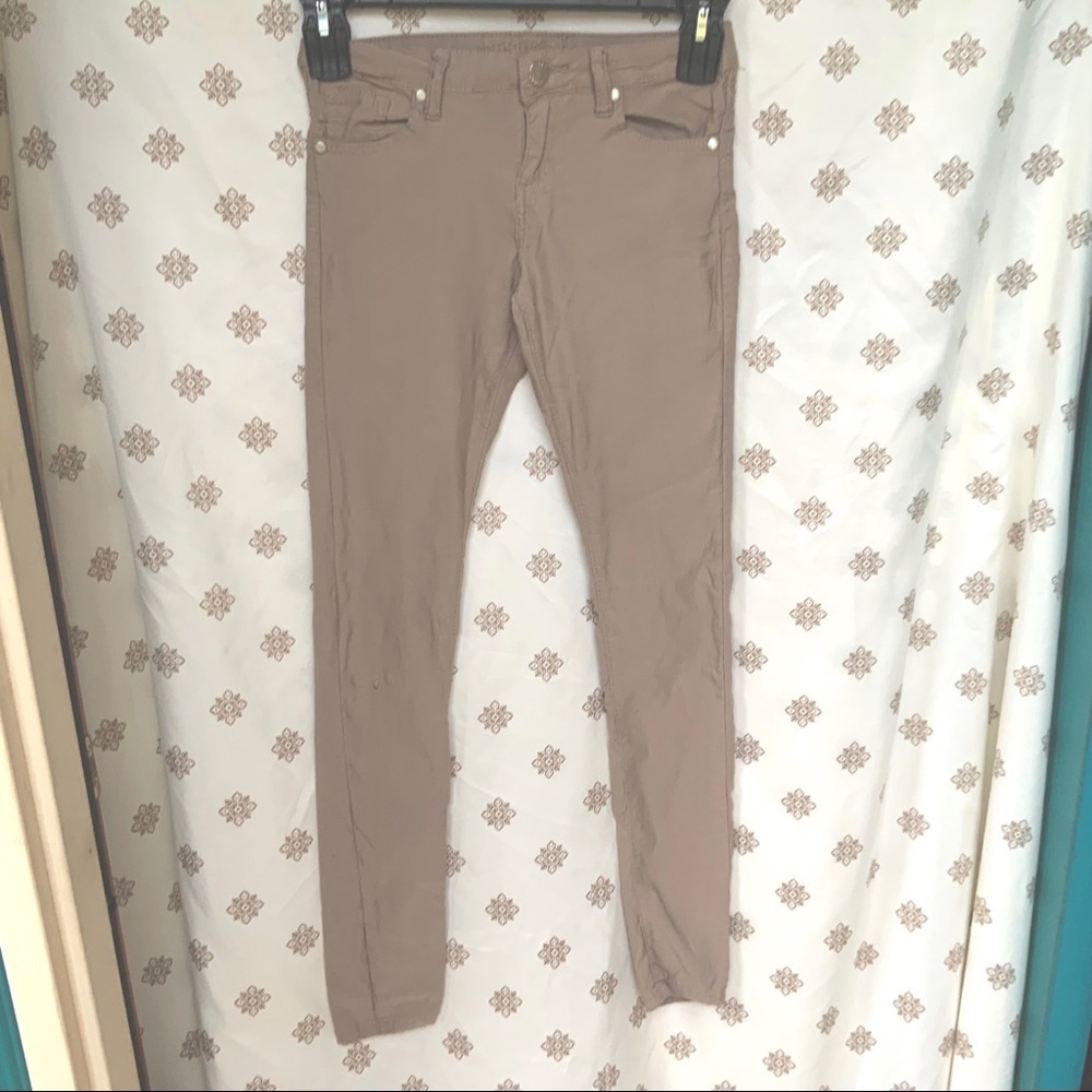 V.I.P. Tan Skinny Jeans w Spandex Jrs 5/6